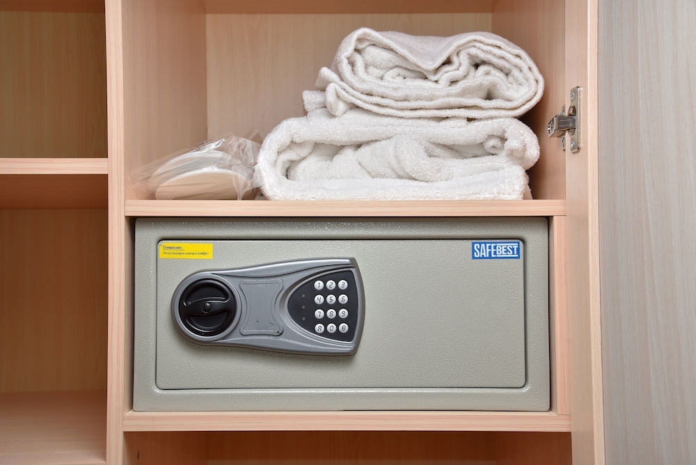 Standard Double or Twin Room with Air Conditioning photo 2