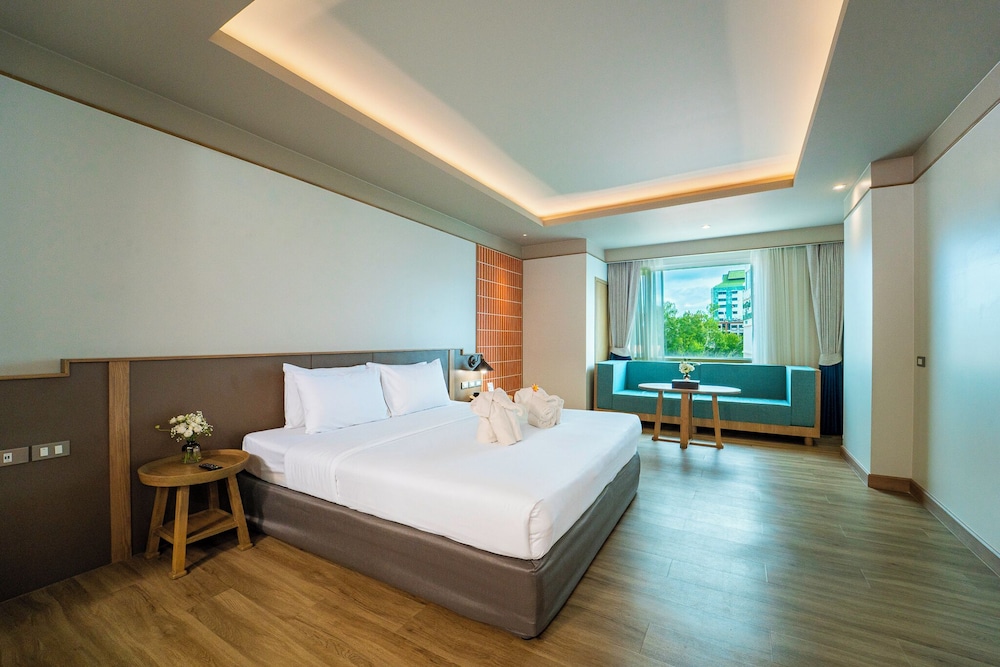 Deluxe Modern Room - Photo 2