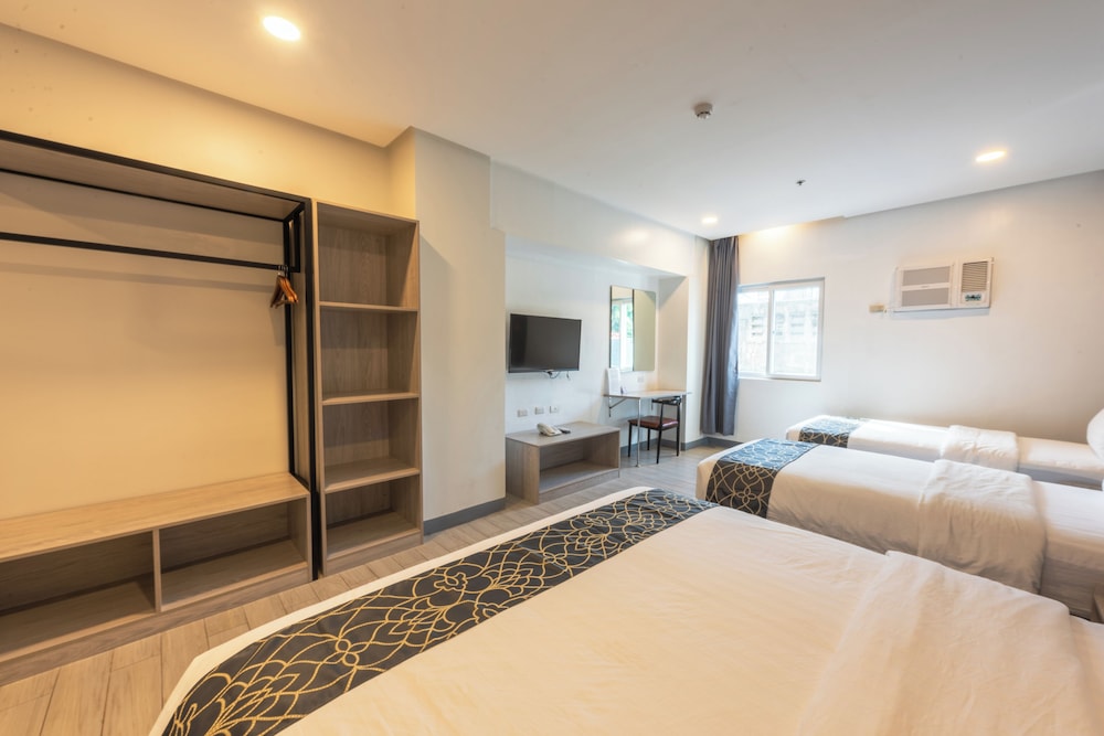 Family Quadruple Room - Photo 3