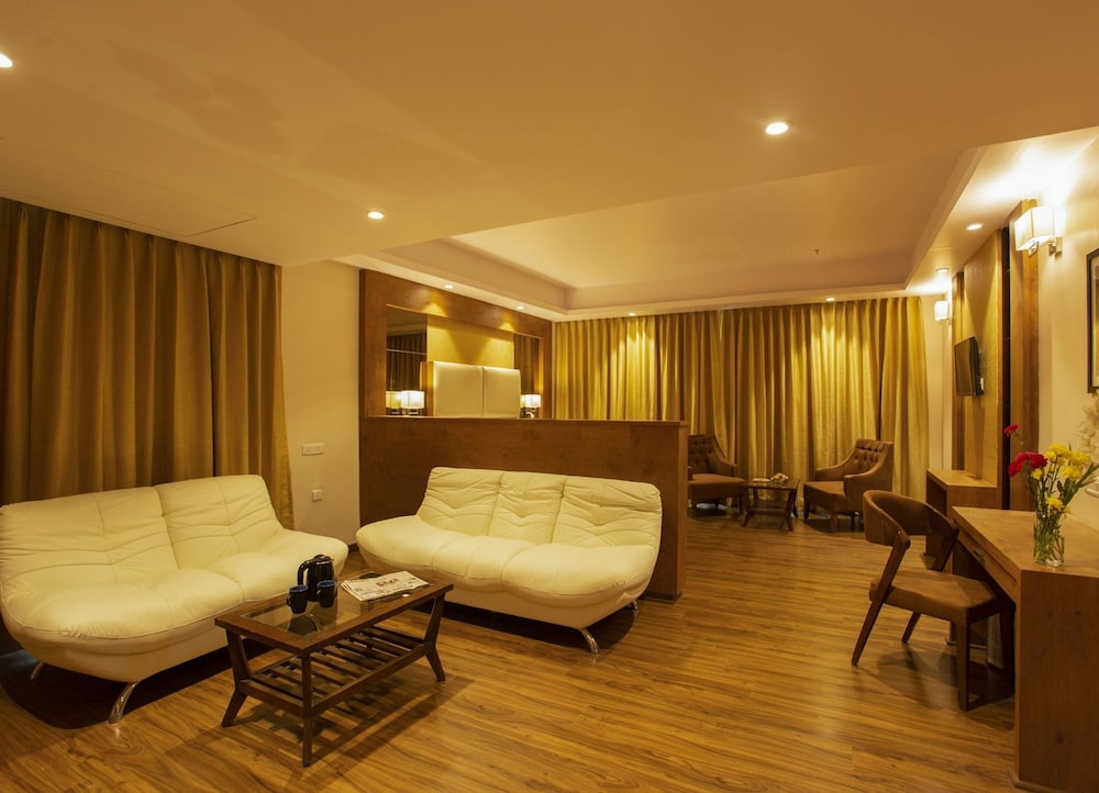 Premier Room, 1 Double Bed - Photo 31