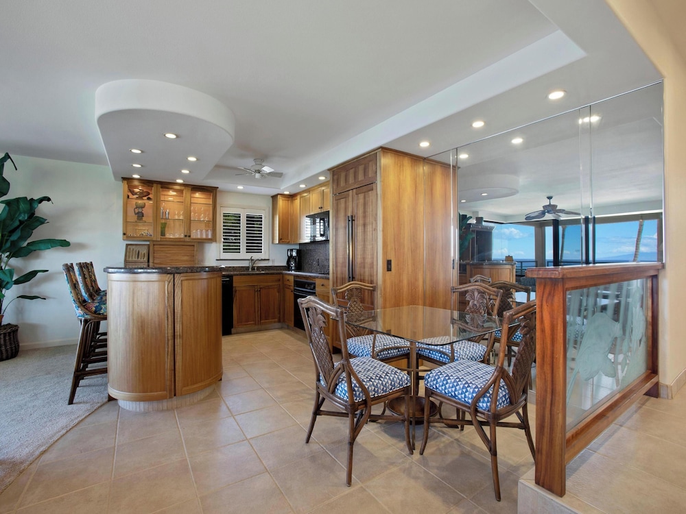 Condo, 2 Bedrooms, Oceanfront (407) photo 3