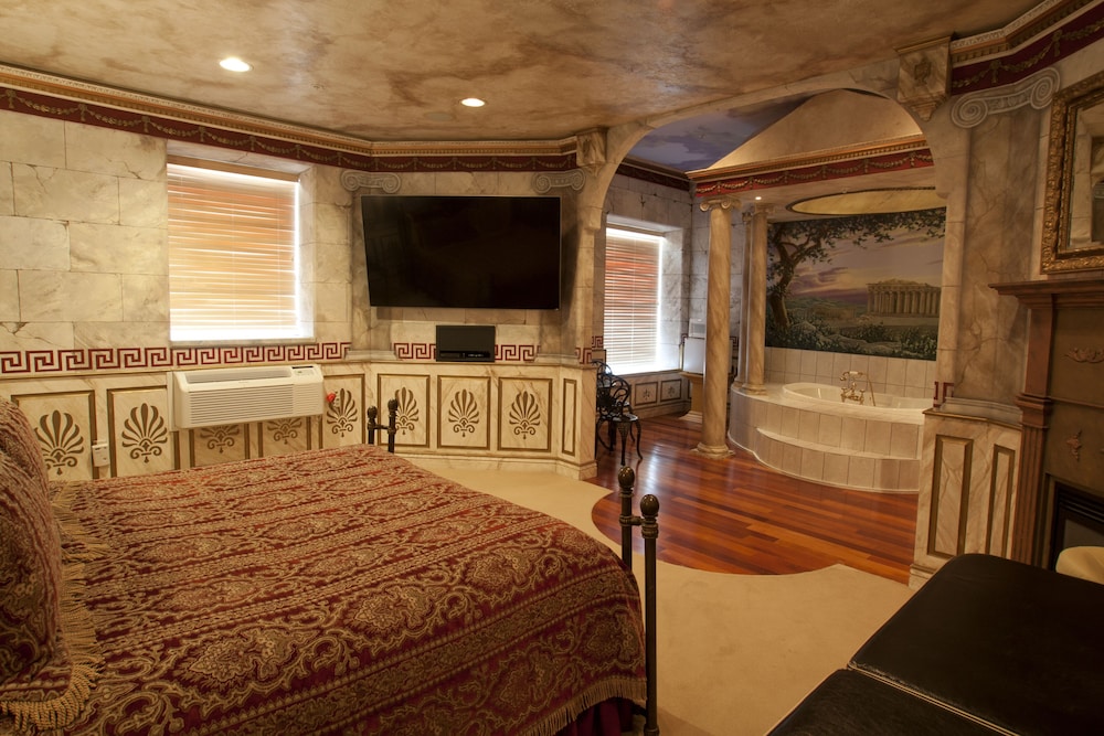 Suite, 1 King Bed (Athens Theme) photo 3