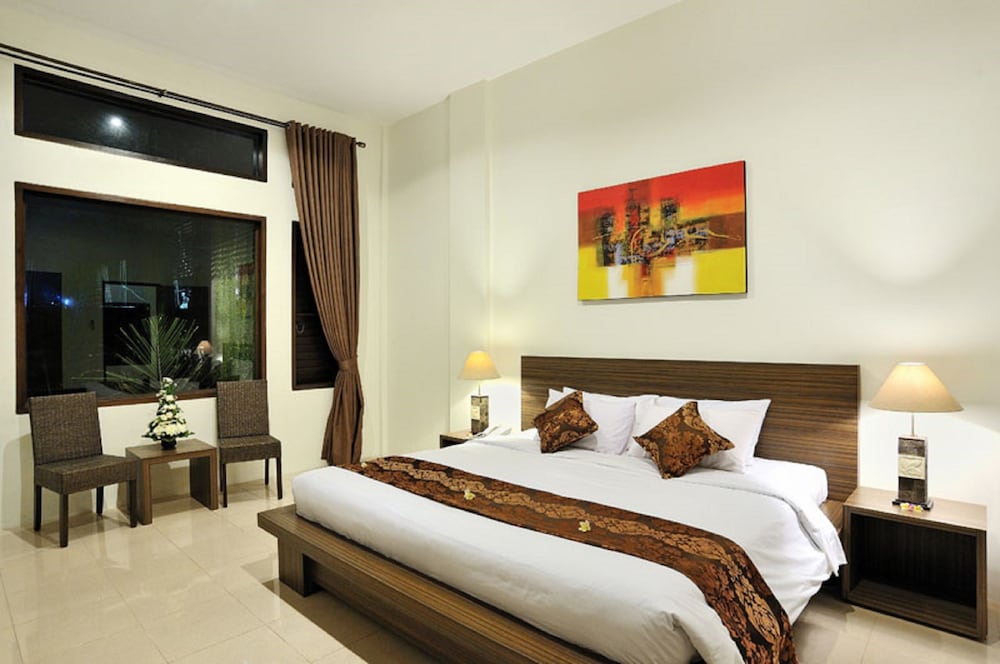Suite - Photo 1