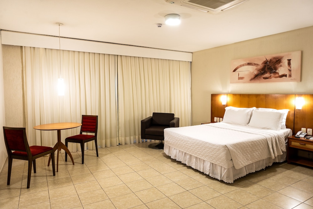 Deluxe Room - Photo 14