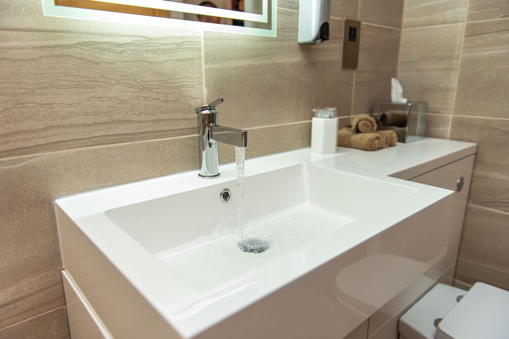 Executive Apartment, Accessible, Private Bathroom (Jacuzzi - Apartment 1) - Photo 32
