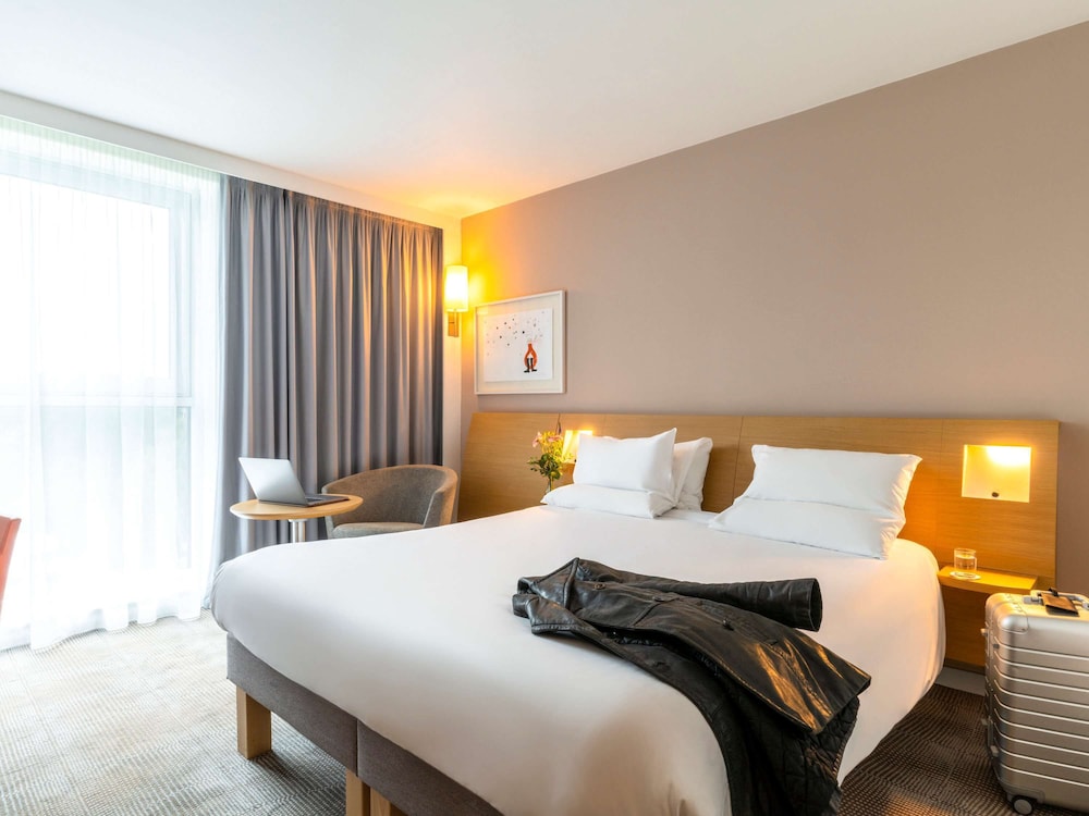 Superior Room, 1 Queen Bed, Accessible photo 1