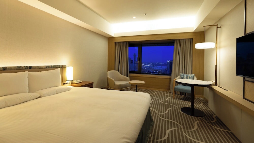 Standard Double Room, Non Smoking (28-33F, Skyview floor) - Photo 1