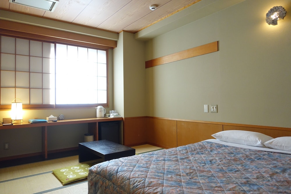 Japanese & Western Room, Non Smoking - Photo 1