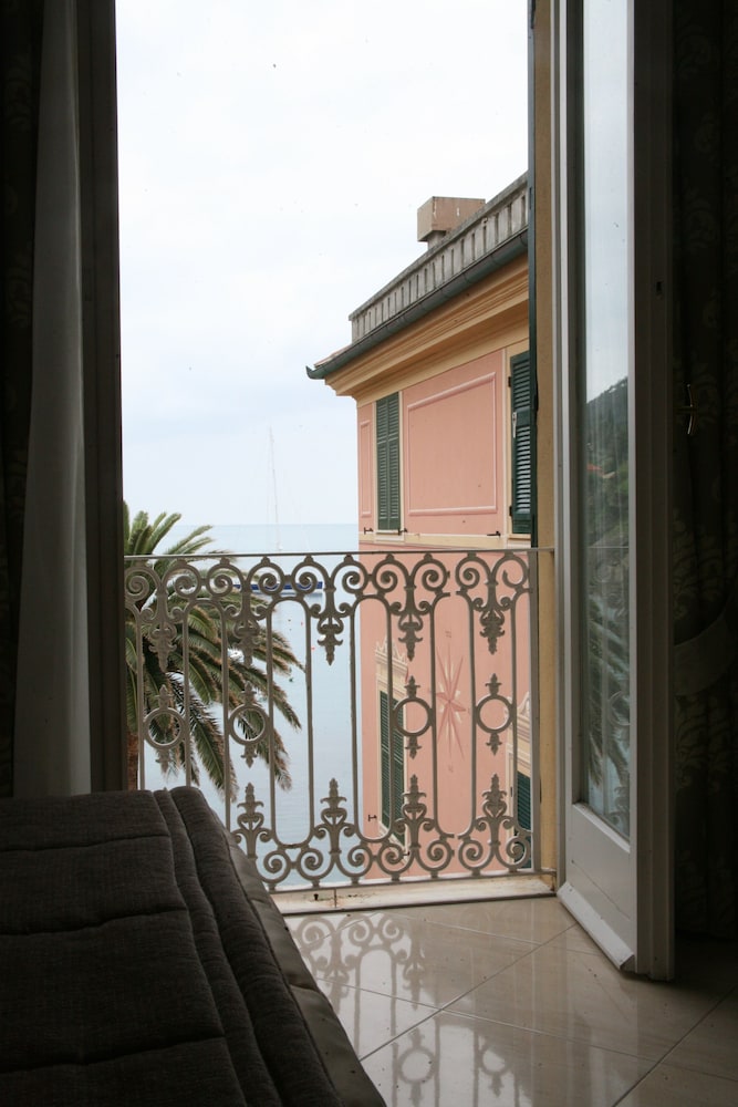 Suite, Sea View (beach access included) - Photo 6