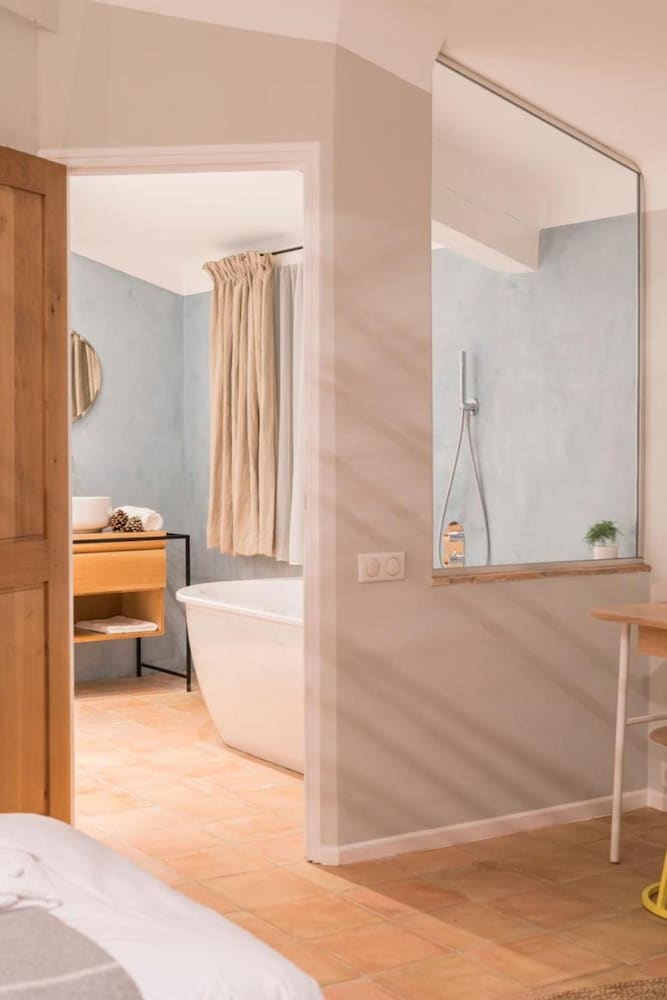 Deluxe Double Or Twin Room photo 3