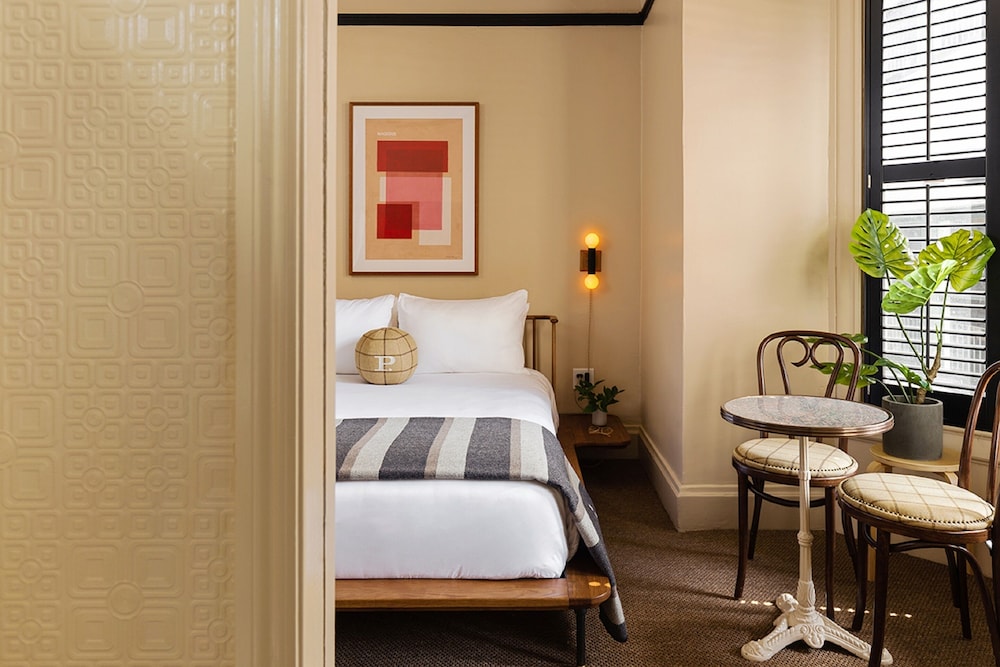 Standard Room, 1 King Bed (The King) photo 3
