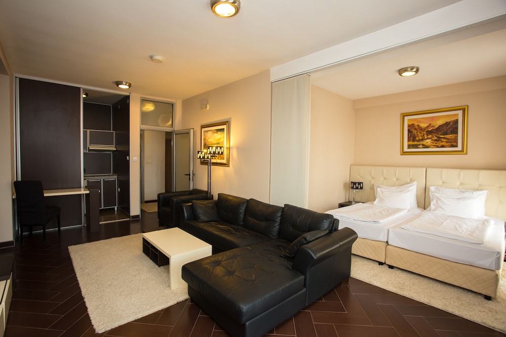 Junior Apartment photo 2