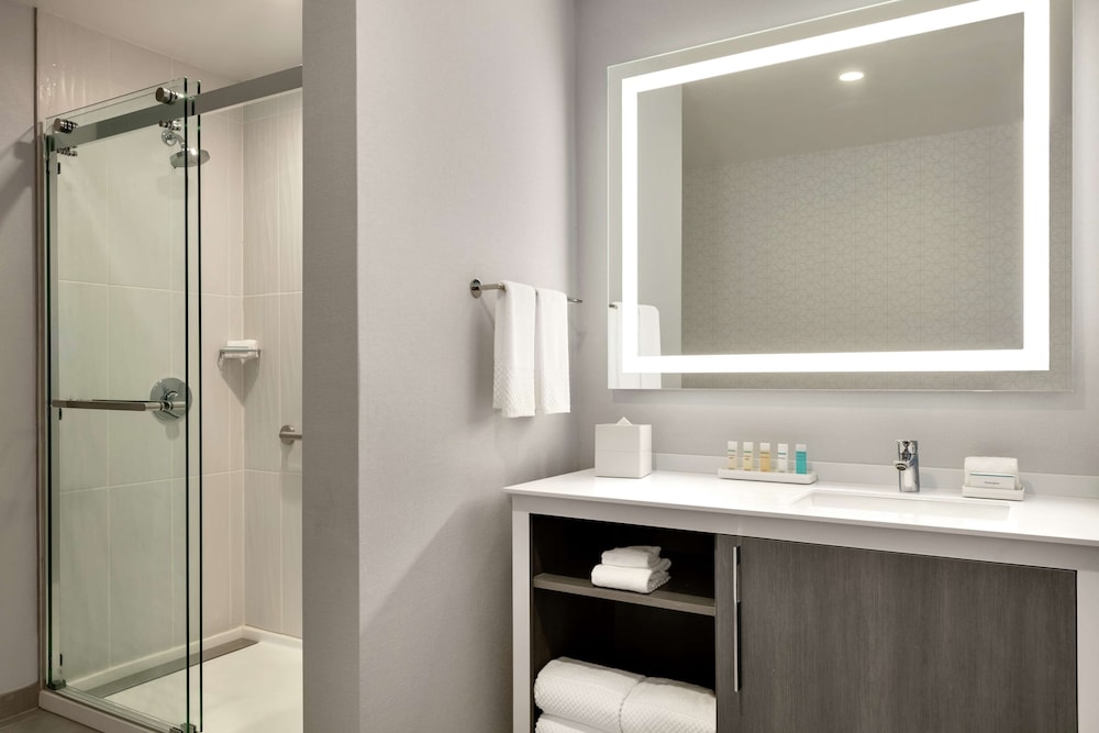 Suite, 2 Queen Beds, Accessible, City View - Photo 6