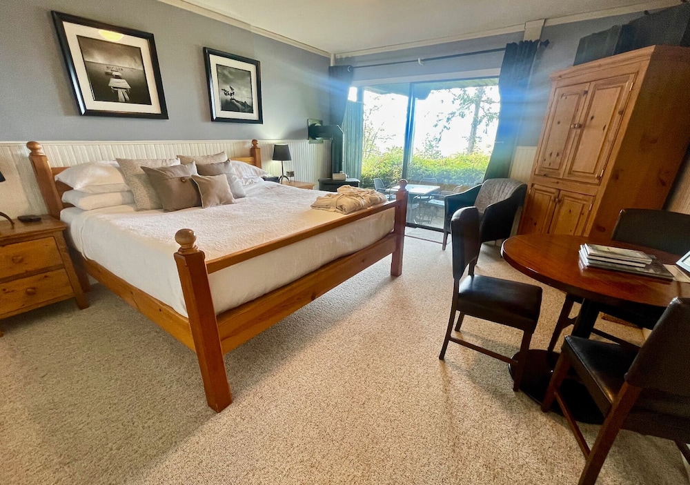Room, 2 Bedrooms, Balcony, Ocean View photo 1