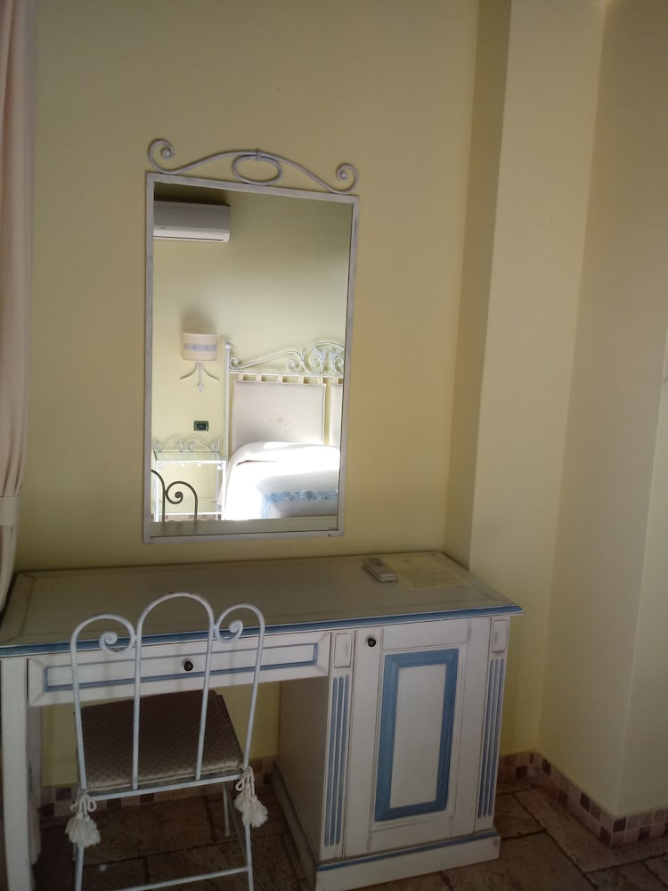 Double or Twin Room, Terrace, Sea View photo 3