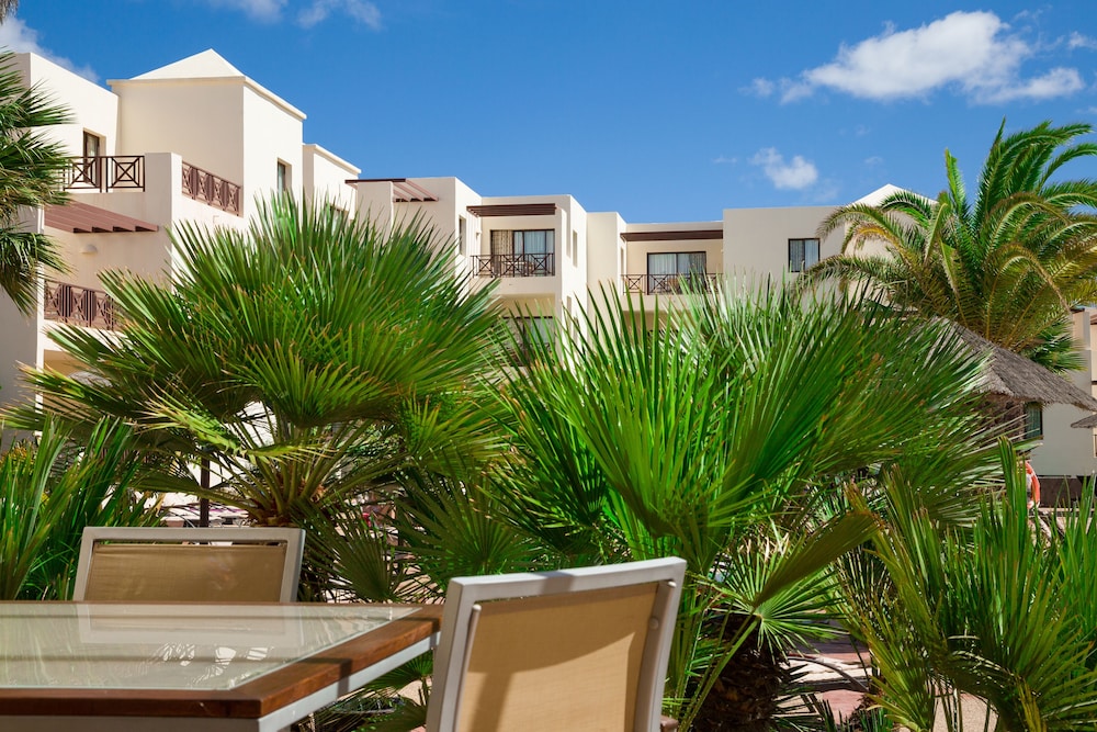 Suite, Pool View (2 Adults and 2 Children) - Photo 9