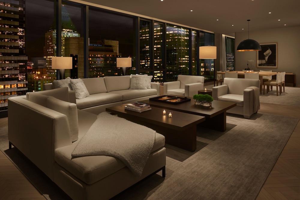 Suite, 3 Bedrooms (Balcony)