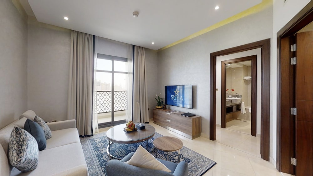 One Bedroom Superior thumbnail 6