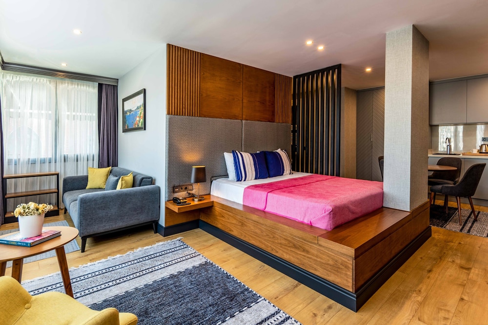 Panoramic Studio Suite, Terrace photo 2