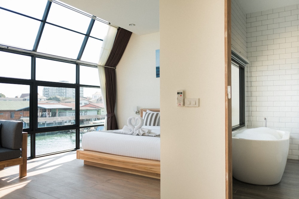 Deluxe Room, Sea View photo 3