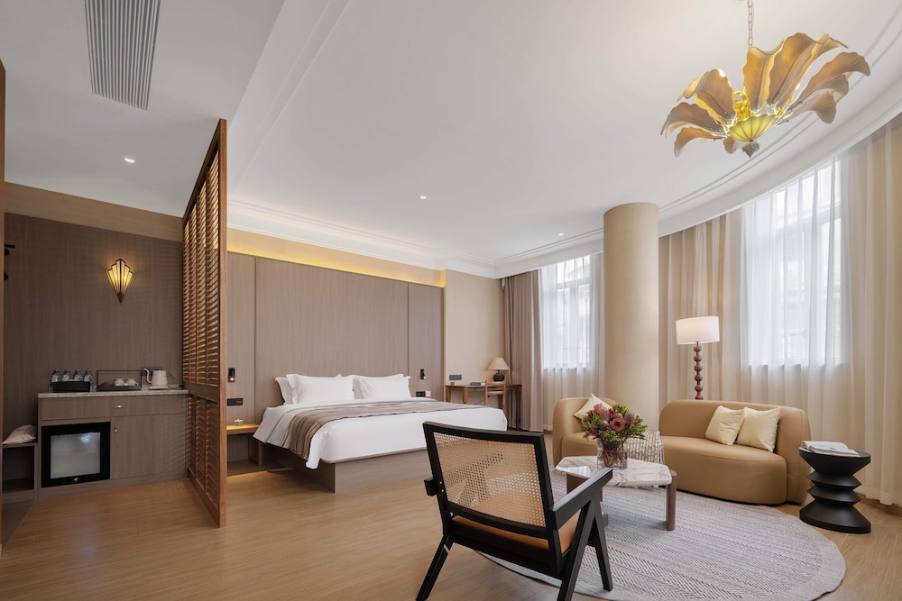 Luxury Double Room, City View