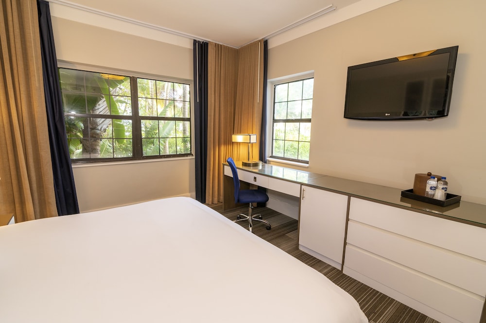 Luxury Double Room, 1 King Bed, Pool View - Photo 2