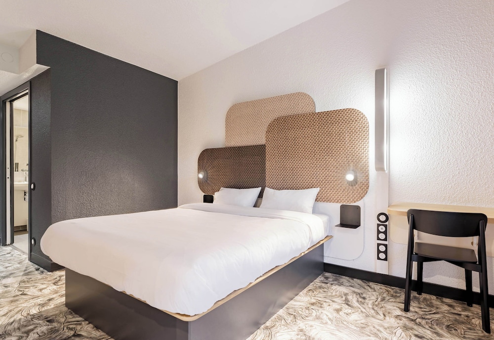 Double Room, Non Smoking - Photo 5