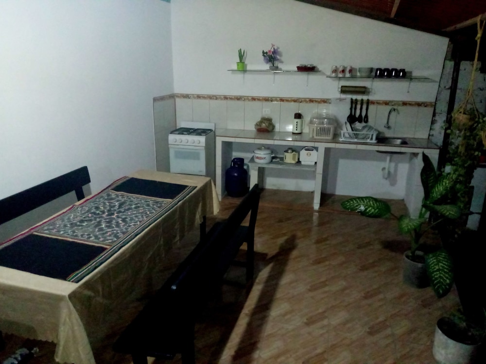 Basic Triple Room, Multiple Beds, Private Bathroom photo 1