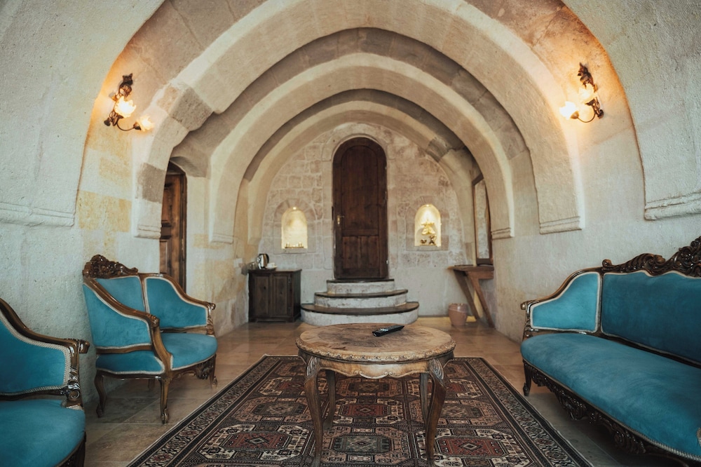 Deluxe Stone Suite with Stone - Photo 40