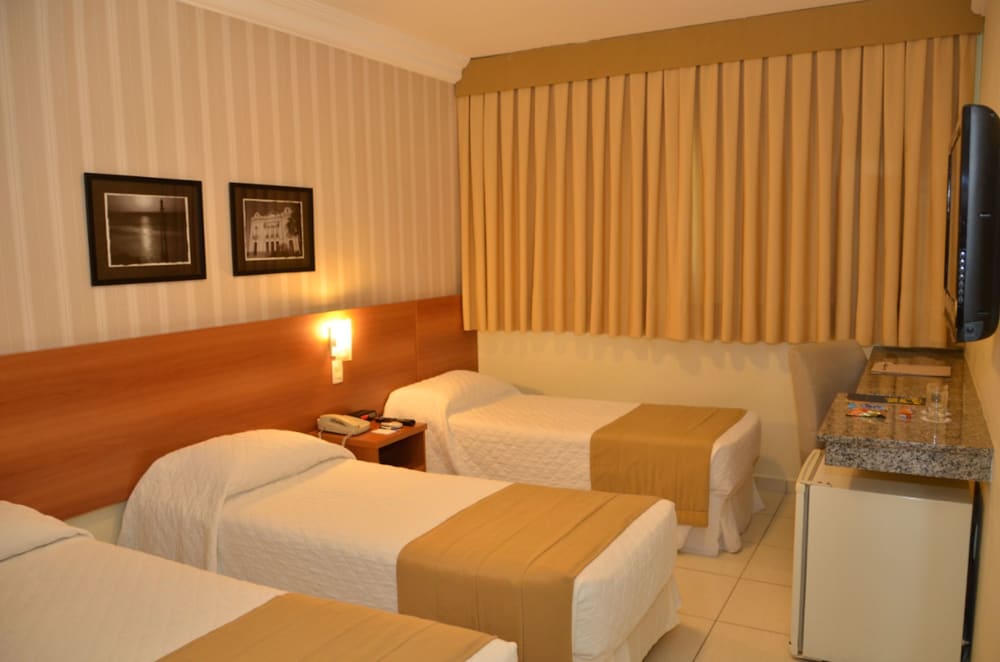 Quarto Luxo 3 Camas de Solteiro - Photo 1