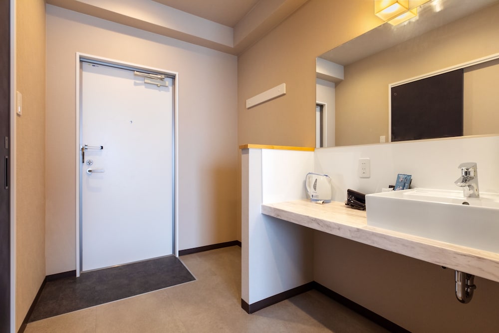 Standard Double Room - Photo 10