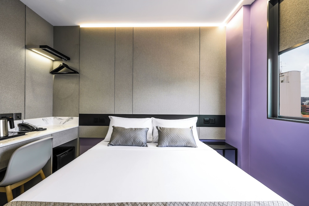 Superior Room, 1 Queen Bed photo 3
