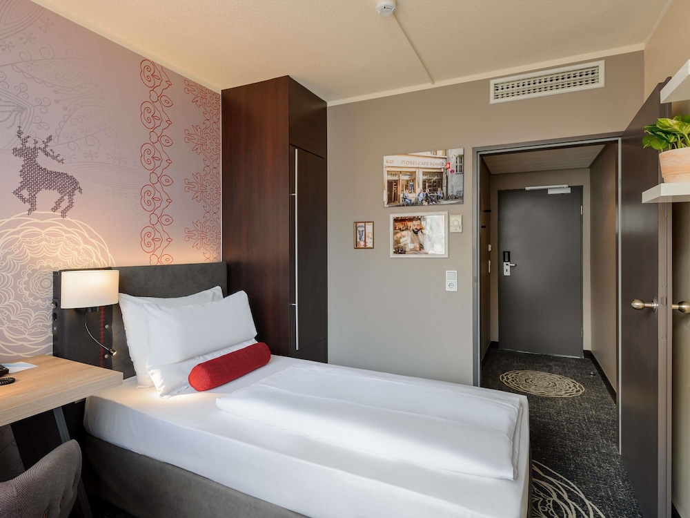 Standard Room, 1 Twin Bed thumbnail 5