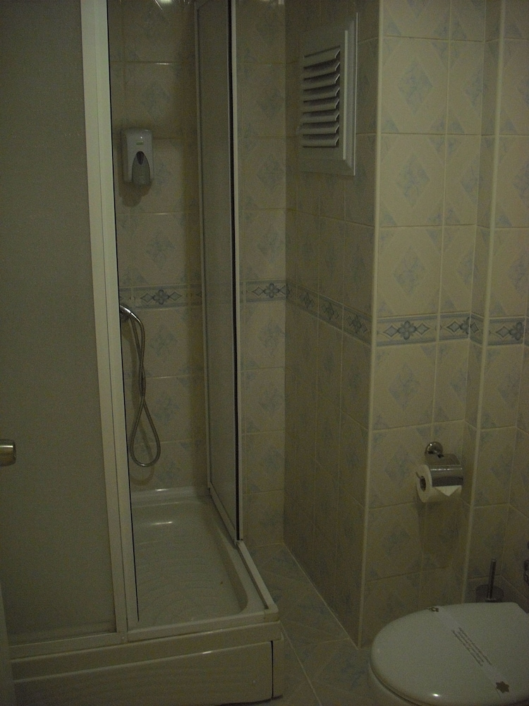 Standard Double or Twin Room photo 3