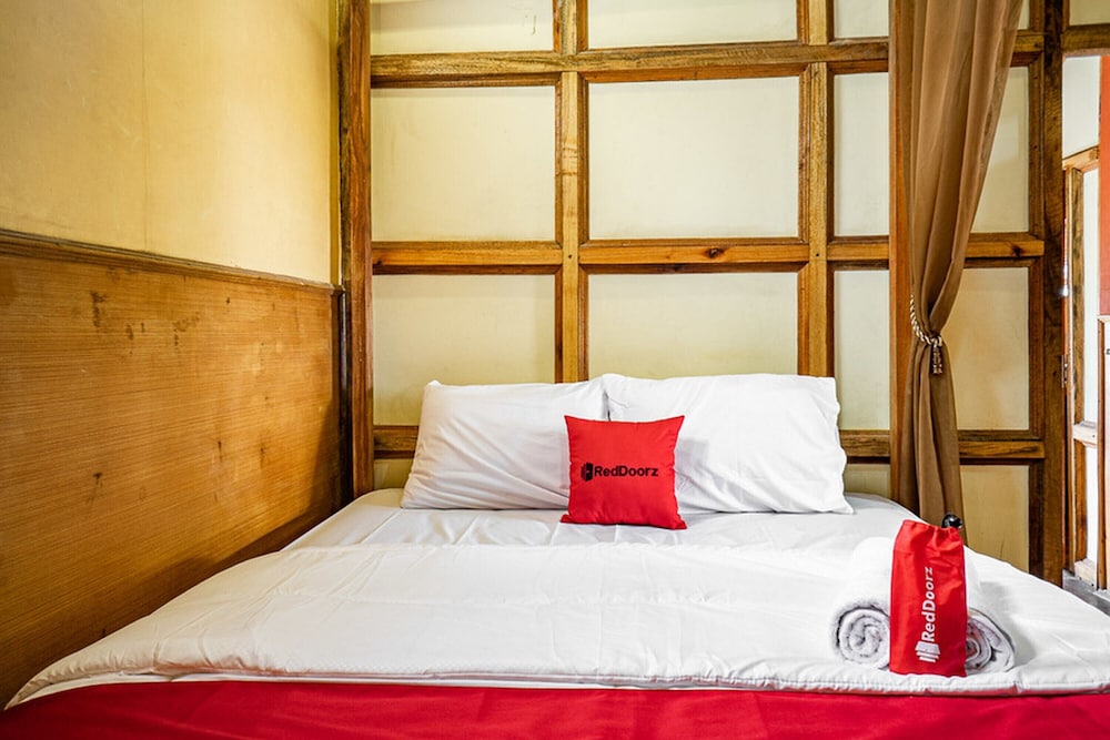 Executive Double Room (RedDoorz) - Photo 11