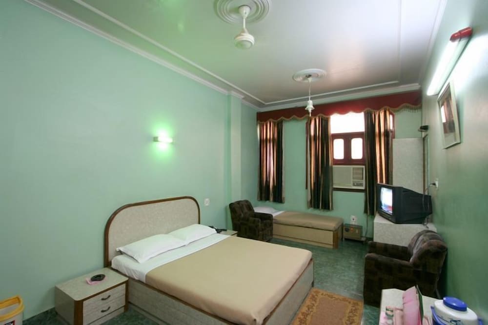 Deluxe Room, 1 Queen Bed