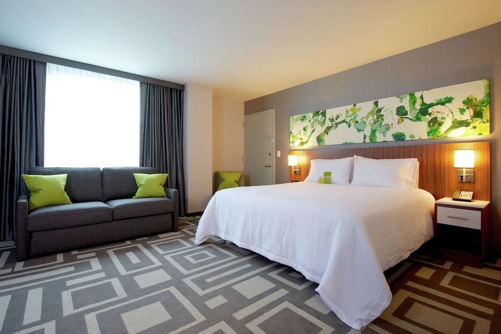 Double Room with City View thumbnail 5