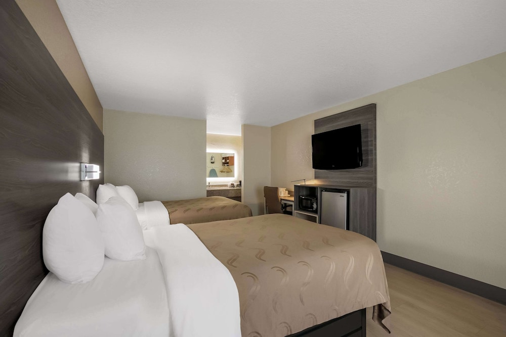 Standard Room, 2 Double Beds photo 1