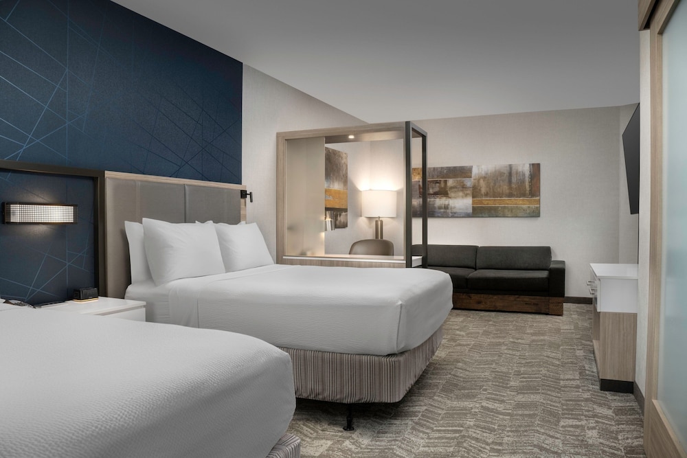 Suite, 2 Queen Beds (Hearing Accessible)