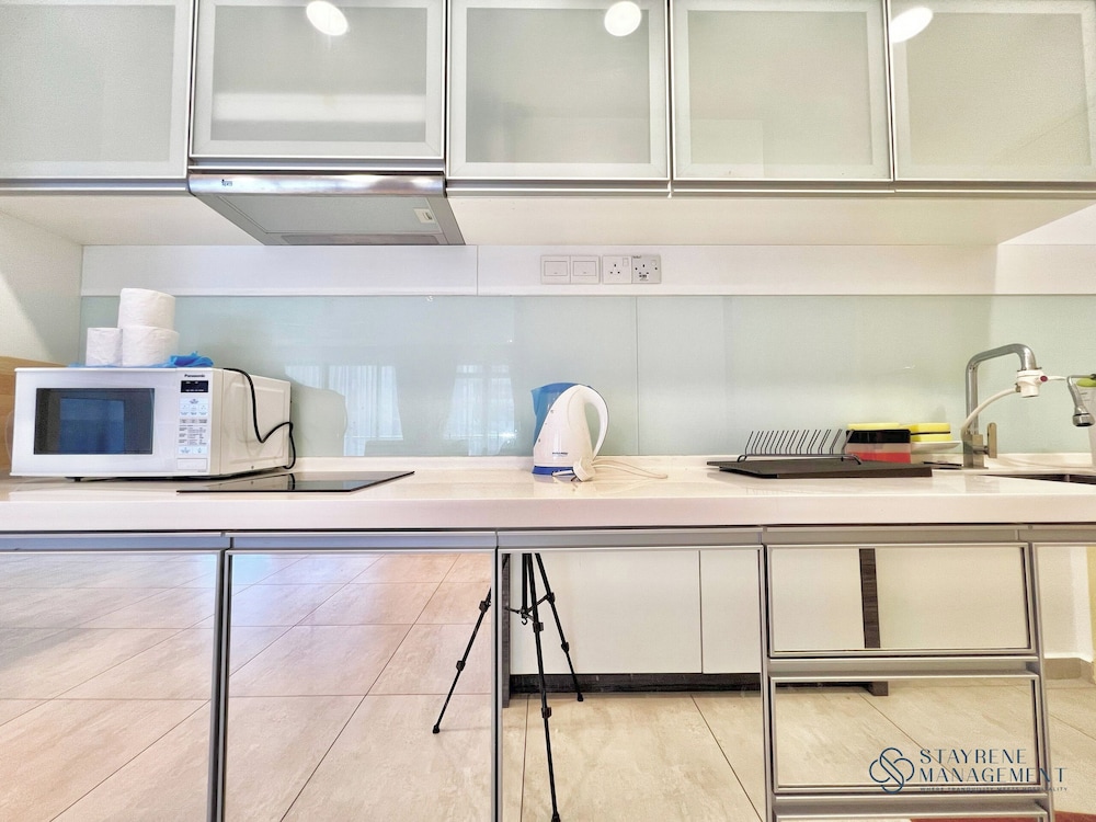 Exclusive Apartment, 3 Bedrooms, Non Smoking, Private Bathroom - Photo 3