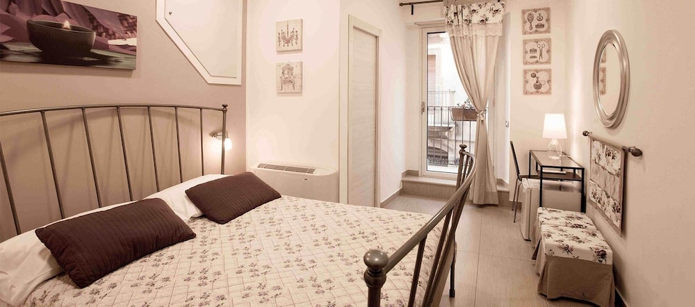 Suite, Balcony (Tromba)
