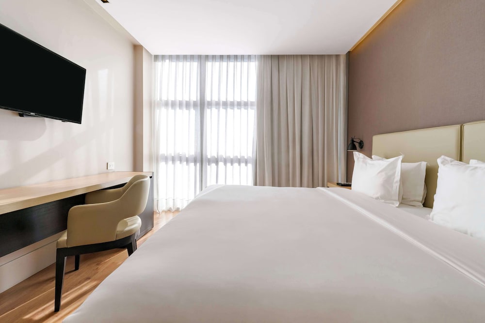 Room, 1 King Bed photo 3