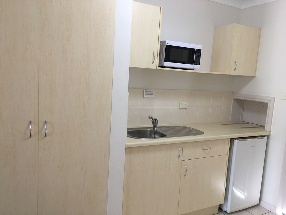 Executive Room, Non Smoking, Kitchenette (Executive Twin Share) photo 2