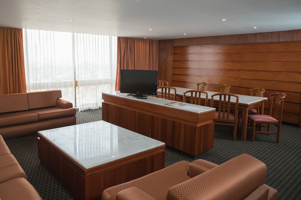 Superior Suite, 2 Queen Beds, City View, Tower - Photo 1