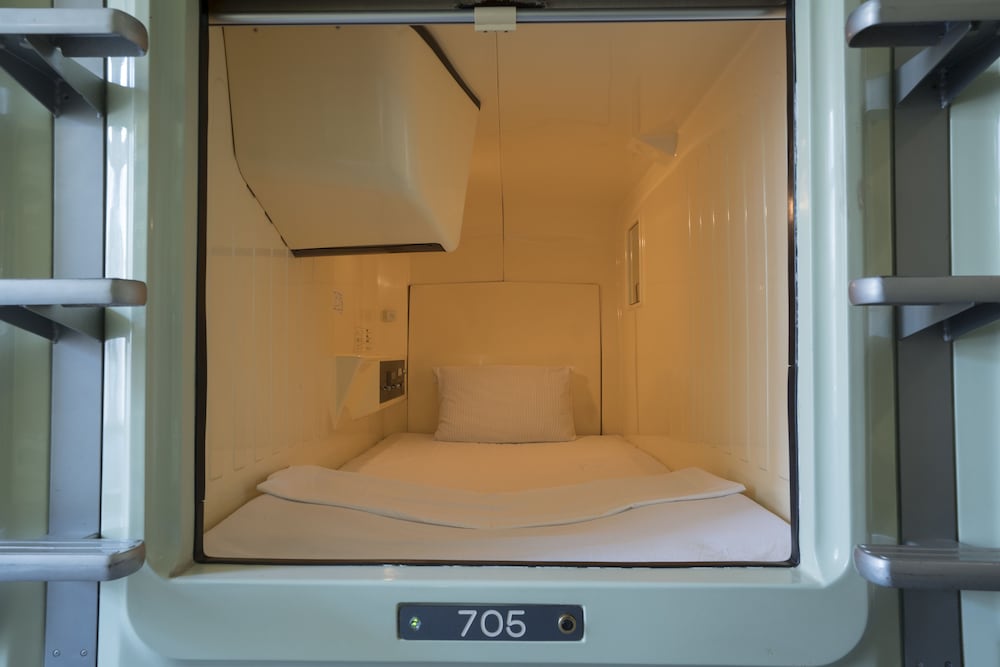 2 Capsules, Male Only, Shared Shower photo 3