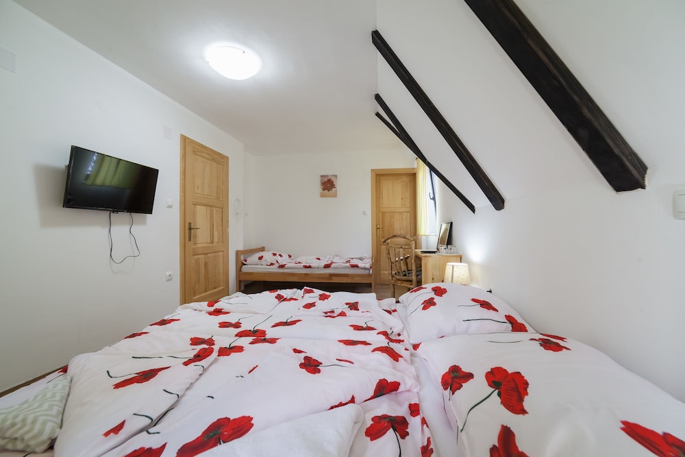Triple Room - Photo 1