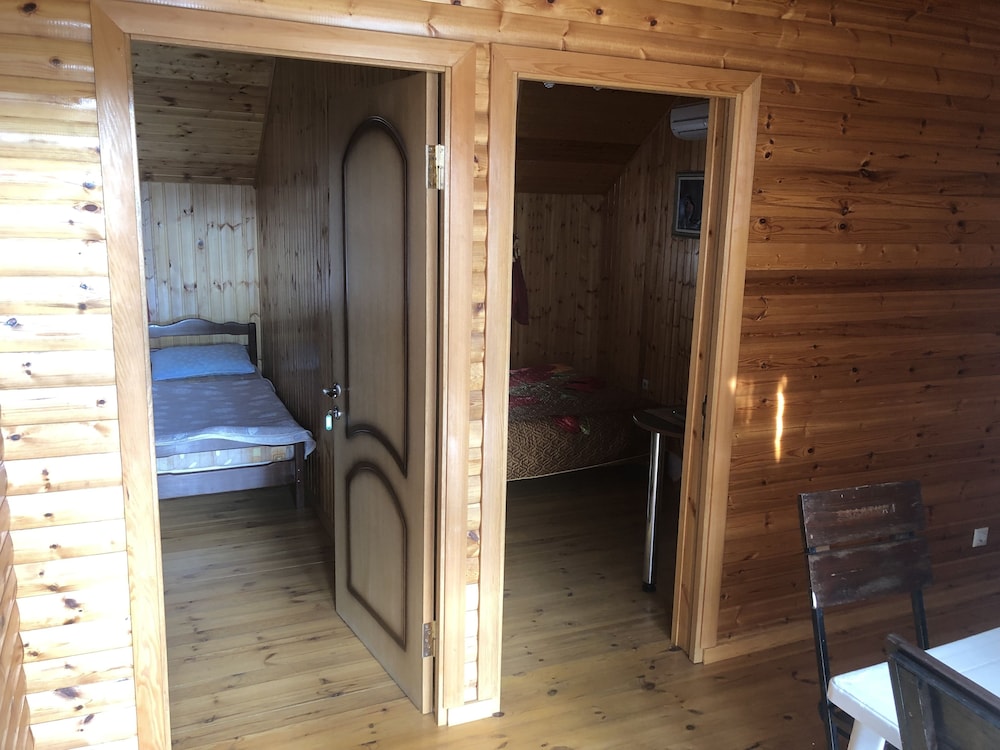 Economy Triple Room, Shared Bathroom photo 2
