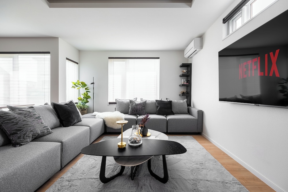 Executive House photo 1