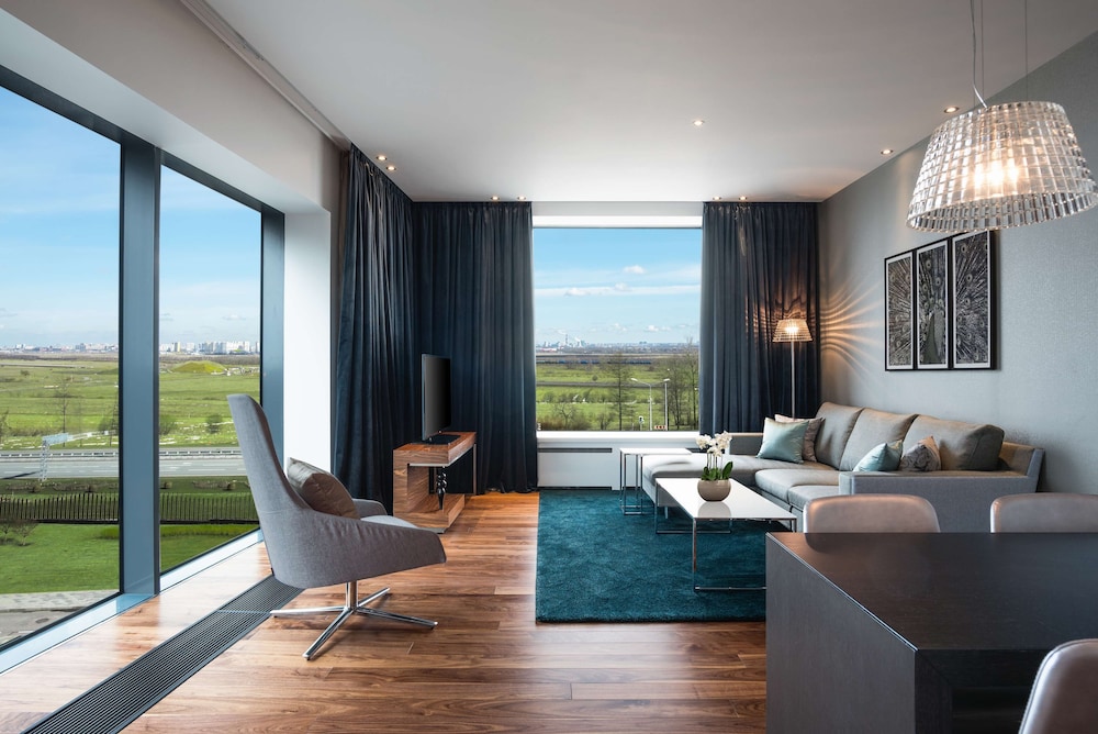 Deluxe Suite, 1 Bedroom (Lounge Access)