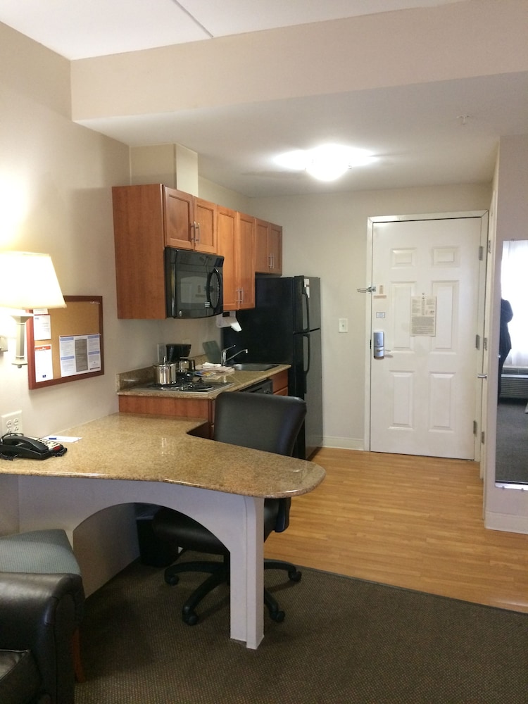 Studio Suite, 2 Double Beds, Kitchen - Photo 8